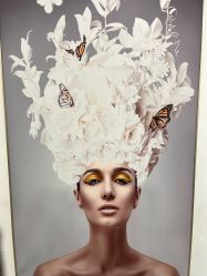 -MODEL'S HAIR