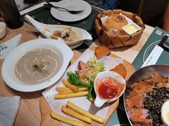 -刀叉遇上筷子中西融合餐厅(和平店)