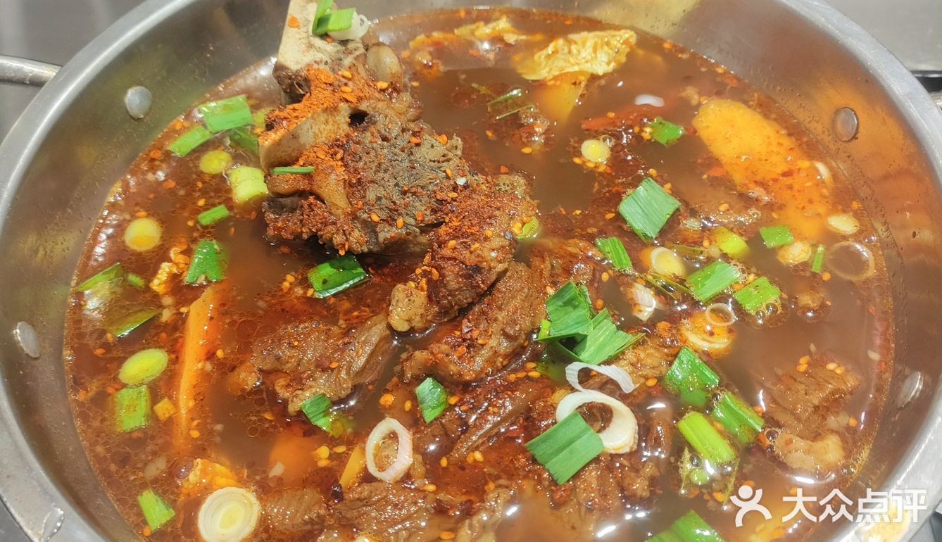 居民楼下的老味道—银港食堂