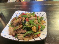 荷包蛋五花肉炒青椒-吃货私房菜(丽江束河古镇店)