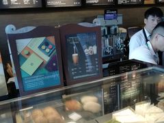 -星巴克臻选(莘庄仲盛店)