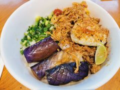 beef&nbsp;sriracha&nbsp;don-Elephant Grounds(STARSTREET)