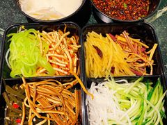 贵阳丝娃娃-苗乡楼·酸汤鱼·贵州菜(成都悠方店)
