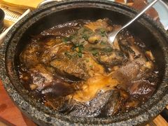 砂锅鲽鱼头-新海渔港·胶东海鲜家常菜·家宴(奥体中心店)