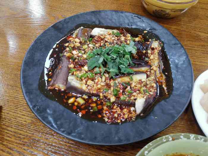 自贡传统蘸水菜-"蘸水味道比较粗犷,韭菜和蒜的味道很浓,微.