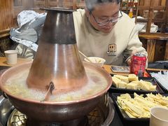 -果松木炭酸菜铜火锅·外婆参鸡汤