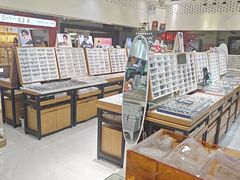 -美式眼镜·授权蔡司.依视路.尼康.豪雅.明月(人民广场店)