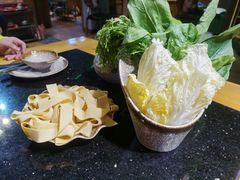 -顶顶汤火牛排火锅·经典铜锅涮肉