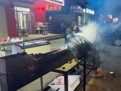 -劳动公园新疆人烤腰子