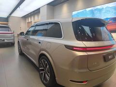 -理想汽车(世纪汇店)