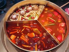 黄金奔驰锅-湊湊火锅·茶憩(打浦桥日月光店)