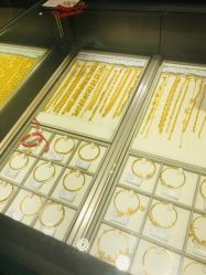 -周大福CHOW TAI FOOK(浦东八佰伴店)