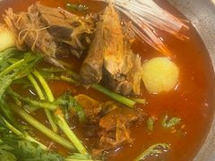 土豆排骨火锅（辣）-喇喇排骨火锅·传统韩式脊骨汤(望京西园总店)