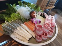 -三人行骨头王火锅(长寿店)