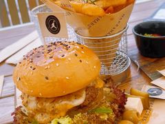 -Mark&Mars Restaurant