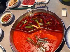 -伴山牛贵州黄牛肉火锅·苗疆非遗艺术餐厅(上海首店)