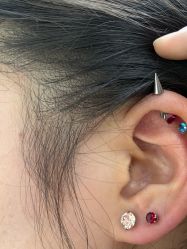 -AI艾耳·专业手工耳洞·穿孔美学馆