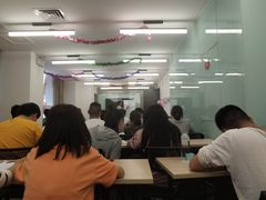 -金夫人化妆摄影职业培训学校