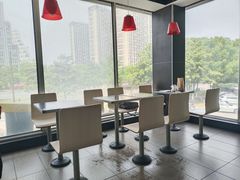 景观位-麦当劳(花桥得来速店)