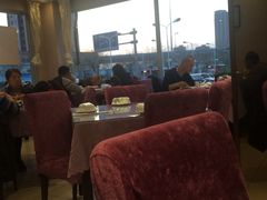 靠窗位-肘子酥·天津菜·特色捞面(德云社店)