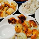 这家东北风味小馆现包现煎的酸菜烤饺绝了‼️