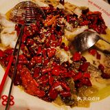 如果能吃辣，经典的酸菜鱼最好吃，不能吃辣的话
