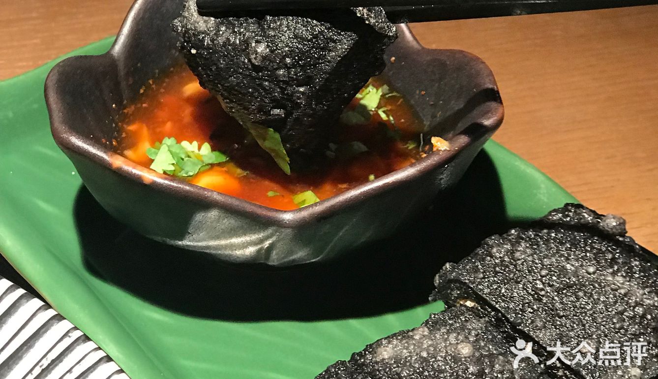 探店：黄晓猫剁椒大鱼头[调皮]