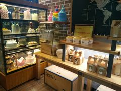 -焙丽拾光(麦凯乐直营店)