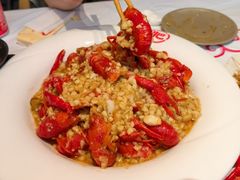 -肥肥虾庄·金牌油焖大虾(汉口城市广场店)