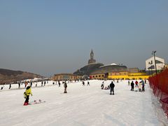 -采薇庄园四季滑雪场