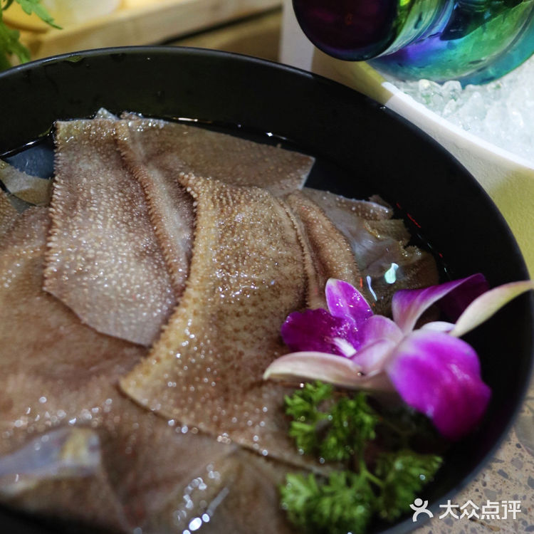 白石洲吃麻辣火锅居然这么燃！ | 小龙坎街舞主题店