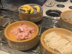 -龍歌自助小火锅(市北CBD万达店)