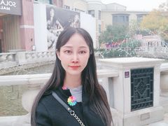 -蓝色港湾停车场
