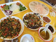 -官塘陈记鱼生·潮汕砂锅粥·牛肉火锅(潮枫路总店)