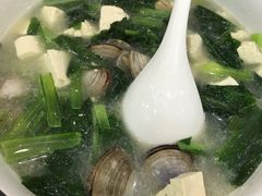 纹蛤豆腐汤-地方名吃海鲜大馅蒸饺(北戴河店)