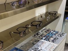 -视野联行眼镜•蔡司•依视路(温江店)