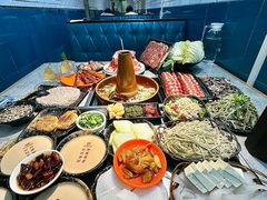 -洞庭洲·防空洞火锅·铜锅涮肉·烧烤(新百广场店)