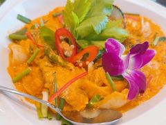-Chom Cafe and Restaurant