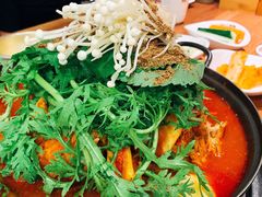 土豆排骨火锅-喇喇排骨火锅·传统韩式脊骨汤(望京西园总店)