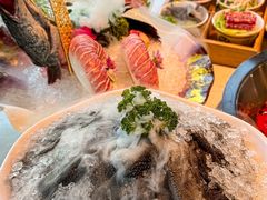 -茅草房·河畔园林火锅