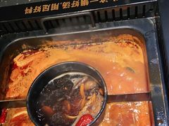 -老牌坊云南鱼豆花火锅(哈西万达店)
