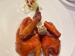 脆皮玻璃乳鸽-山泉粤宴(广东大厦店)