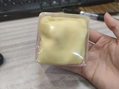 -蜜蜂小象·榴莲千层蛋糕(时代汇11栋店)