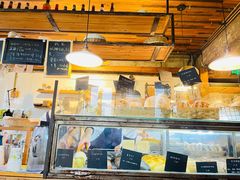 面包甜点陈列柜-仙峰天然面包(迎宾路店)