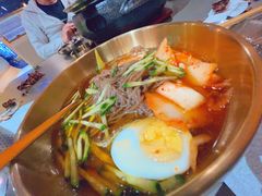 朝鲜冷面-围炉肉舍•炭烤活鳗•丹东海鲜烤肉(步行街店)