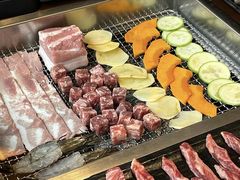 -肉甲韩国木炭烤肉(新壹街1店)