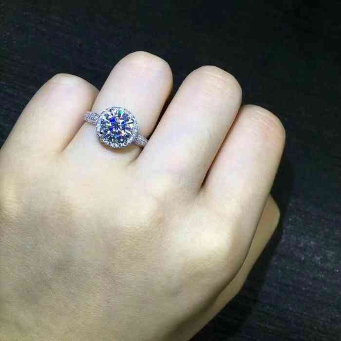 专门致力于日韩国际精工钻戒定制的珠宝品牌 蓝盒子珠宝bluebox不同于