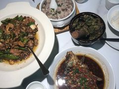 -费大厨辣椒炒肉(高铁吾悦广场店)