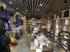-华城书店(虹桥店)