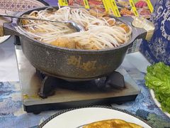 -刘姐啤酒鱼民族演艺餐厅(西街总店)